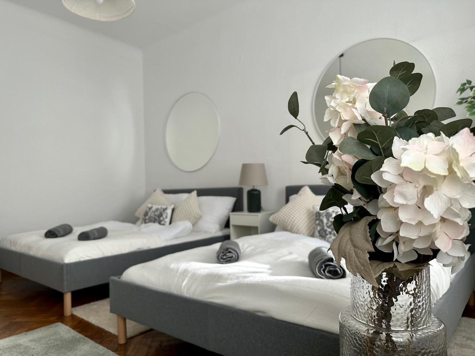 Spacious Apartment, 3 Min To U1 Reumannplatz Wien Exterior foto