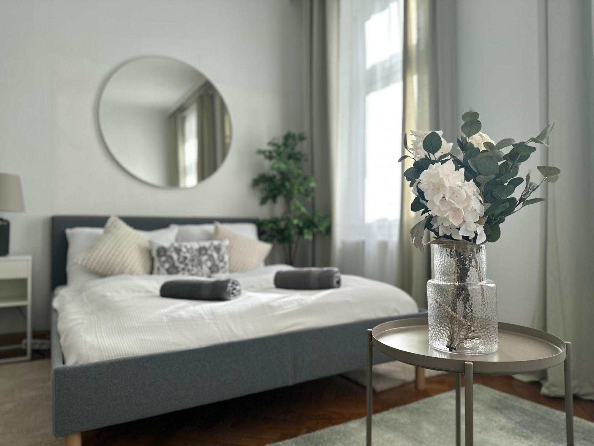 Spacious Apartment, 3 Min To U1 Reumannplatz Wien Exterior foto