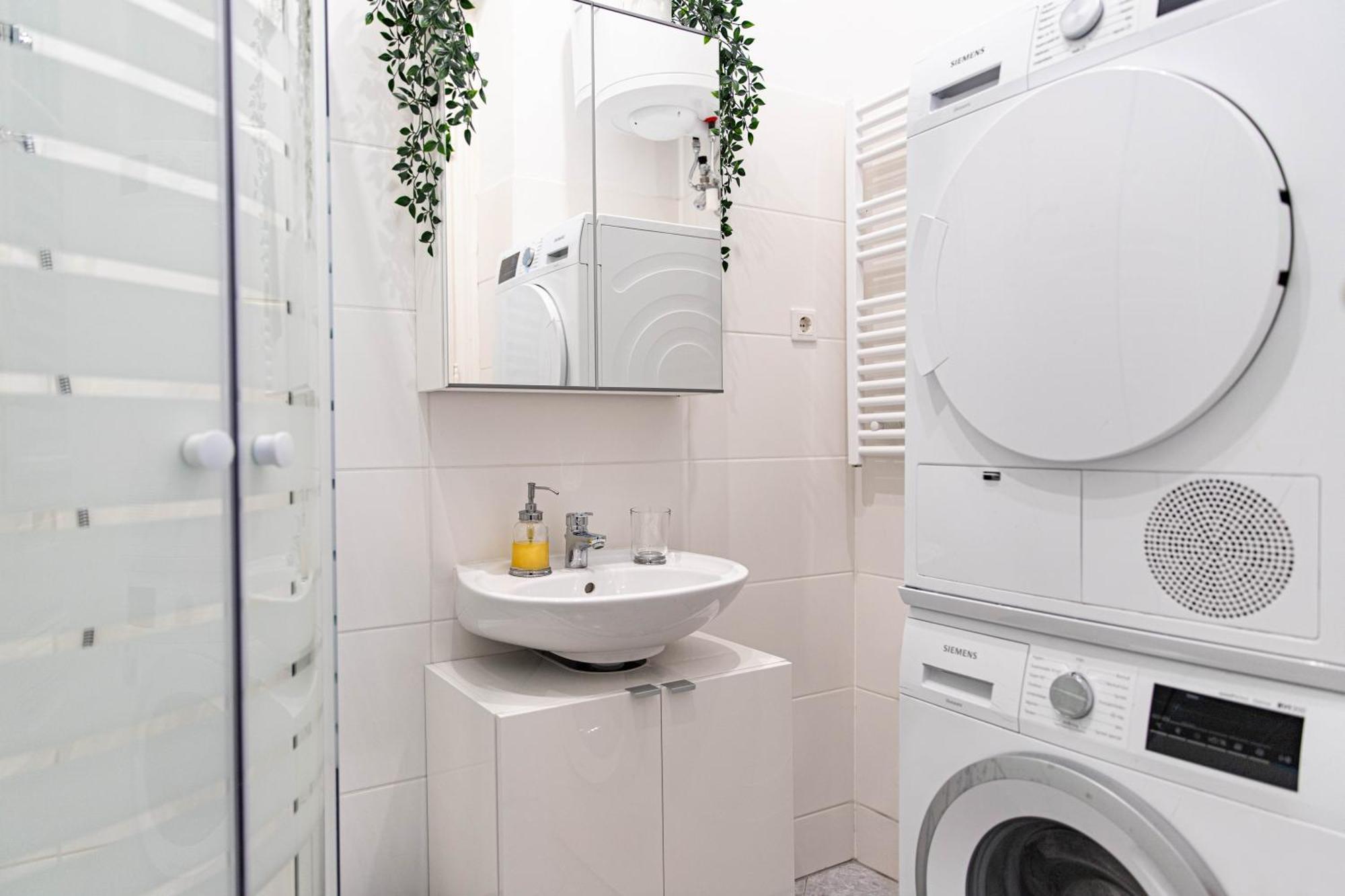 Spacious Apartment, 3 Min To U1 Reumannplatz Wien Exterior foto